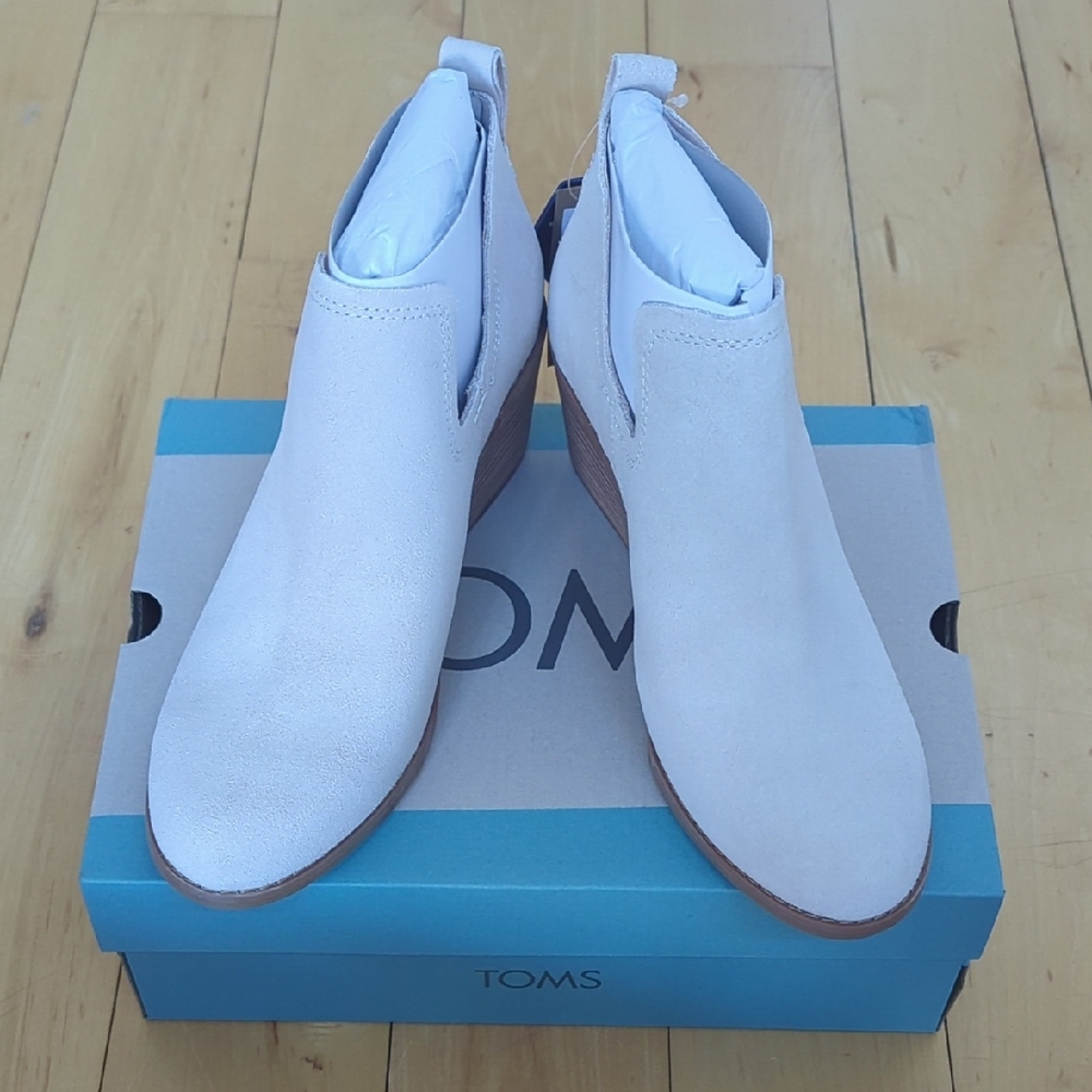 NWT/NIB TOMS Kallie Wedge Bootie